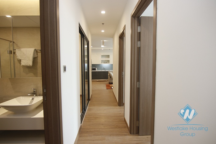 Four bedroom apartment for rent in Vinhome Metropolis, Ha Noi